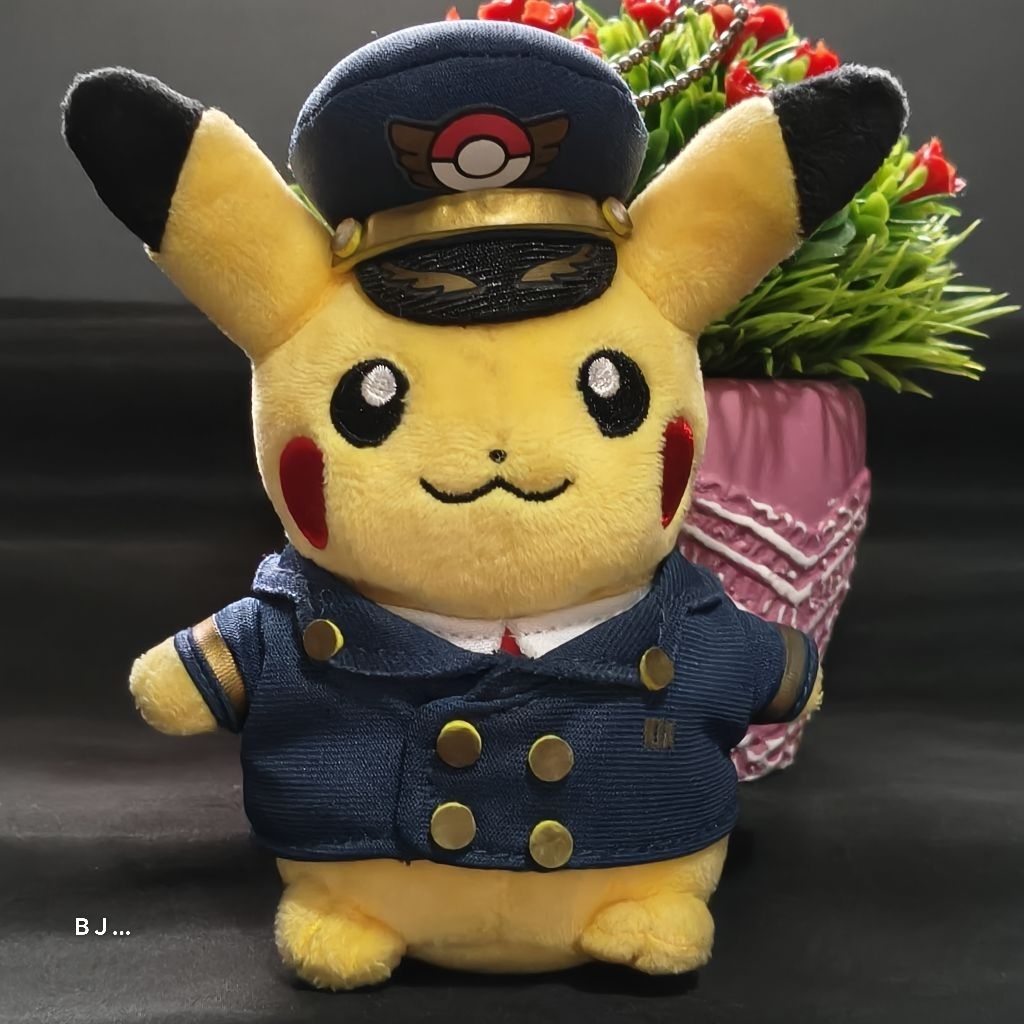 ตุ๊กตา Pokemon Pikachu Kansai Airport KIX Limited Edition Pilot Keychain แท้💯
