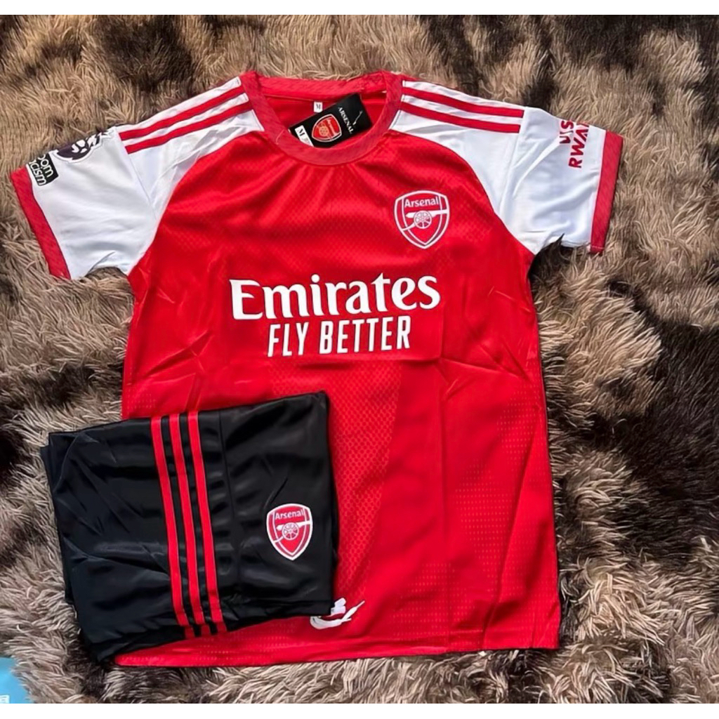 เสื้อฟุตบอล ทีมAsernal เสื้อพร้อมกางเกงชุดกีฬาใหม่ล่าสุด 2026 เหลือผ้าดีใส่สบาย