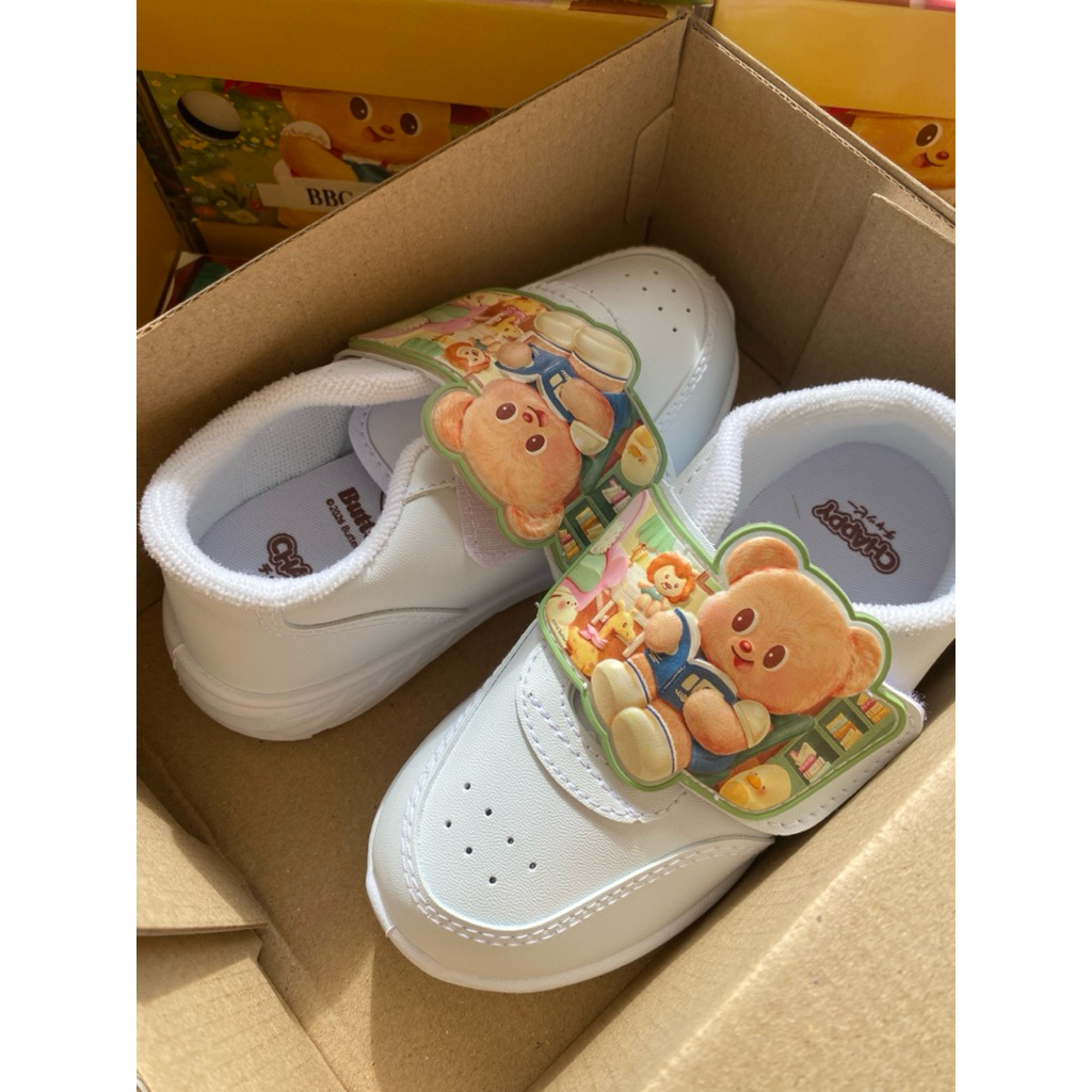 รองเท้านักเรียนหญิง หมีเนย มีไฟ Chappy รองเท้าผ้าใบอนุบาล รองเท้าเด็ก สีขาว มีบิลให้