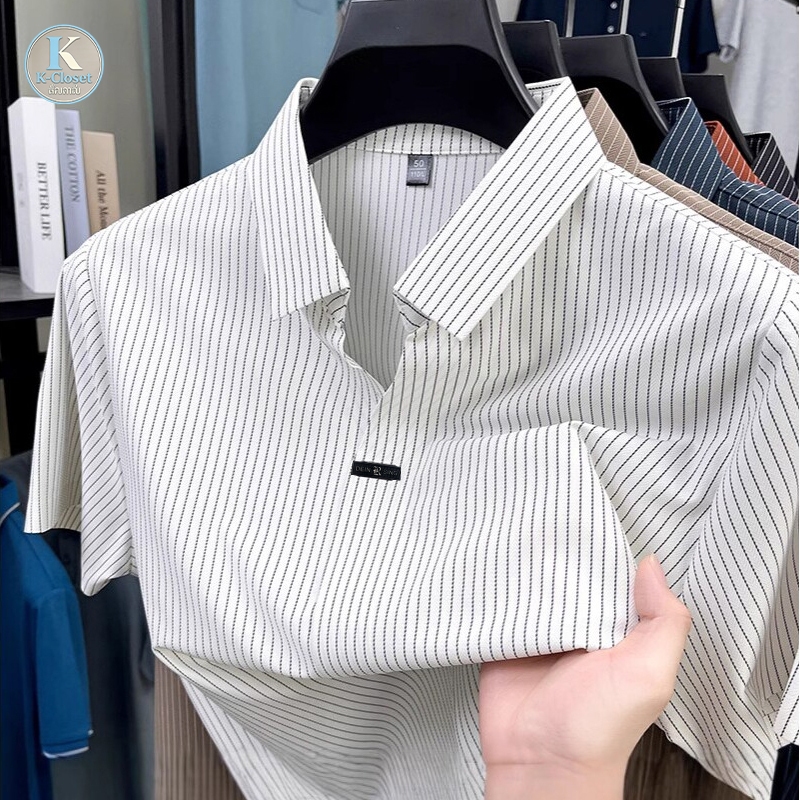 kcloset.th เสื้อโปโลผ้าไหมน้ำแข็งสำหรับผู้ชาย สไตล์เกาหลี แขนสั้น คอวี ลายทางแนวตั้ง