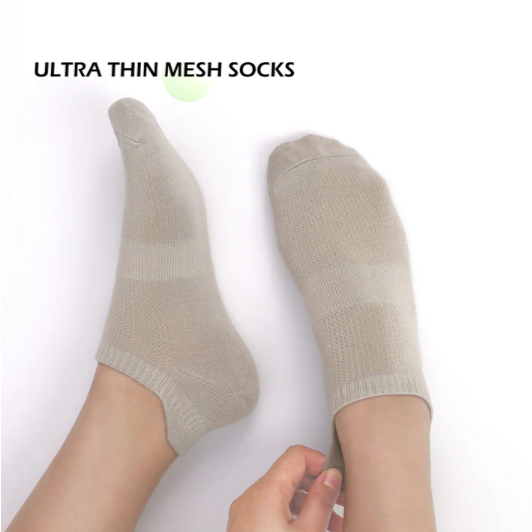 แบบยูนิเซ็กส์ Hot Sale รองเท้าหุ้มส้นต่ำ รองเท้าผ้าใบ Unisex Shoes แจกถุงเท้าฟรี