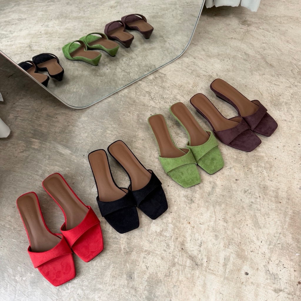 [พร้อมส่ง / ดำ, น้ำตาล Pre-order 7-10 days] WEAR.SOUL #S689-LILY Wedge Sandals แนะนำลด 1 ไซส์จากปกติ