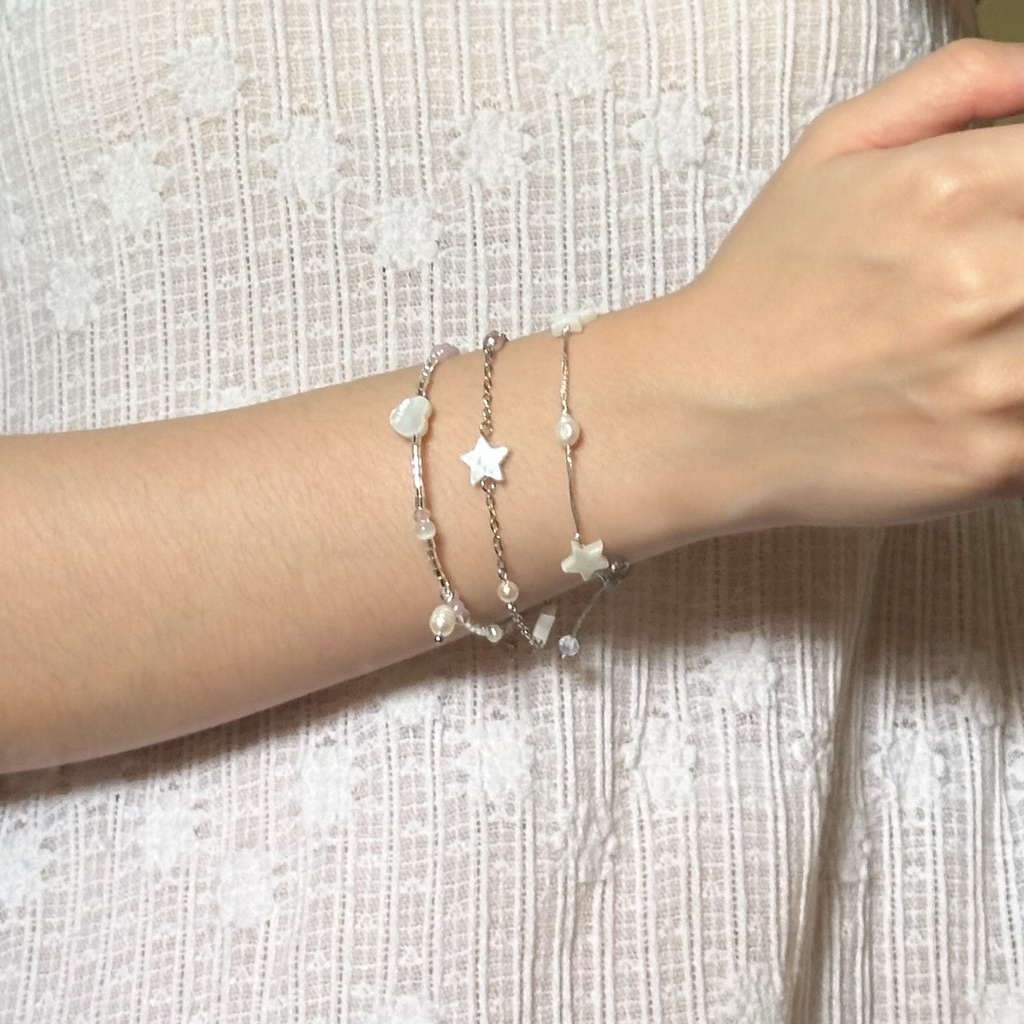 bbluemoons - like a star สร้อยข้อมือดาวและมุก กำไลข้อมือเชือกดาวและมุก