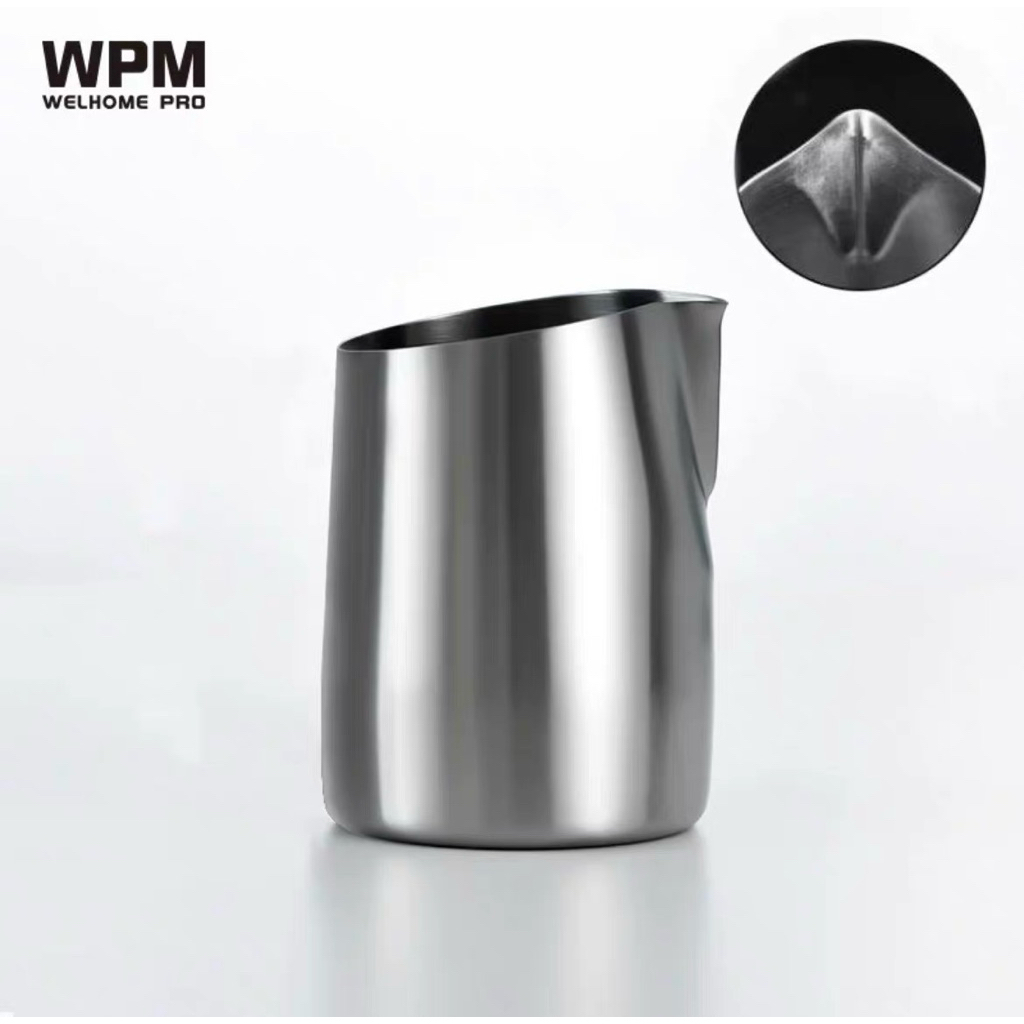 (พร้อมส่ง) WPM Airflow ไม่มีที่จับ สีเงิน ปากแหลม สำหรับเทฟองนม Milk Pitcher/ Latte Art Pitcher ขนาด