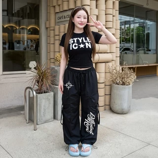 กางเกงคาร์โก้ ทรงกระบอกใหญ่ เอวยางยืด สาวอวบใส่ได้ สกรีนลายเท่ๆ มีเชือกรูดปลายขา มีไซส์ให้เลือก รุ่น คาเฟอีน DIFF