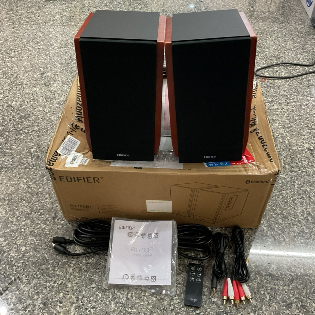 Edifier R1700BT ชุดลำโพง สภาพสวย งานกล่อง  มือสองญี่ปุ่น