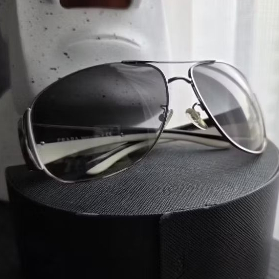 Used Prada Sunglasses แว่นปราด้ามือสอง แว่นมือสองของแท้