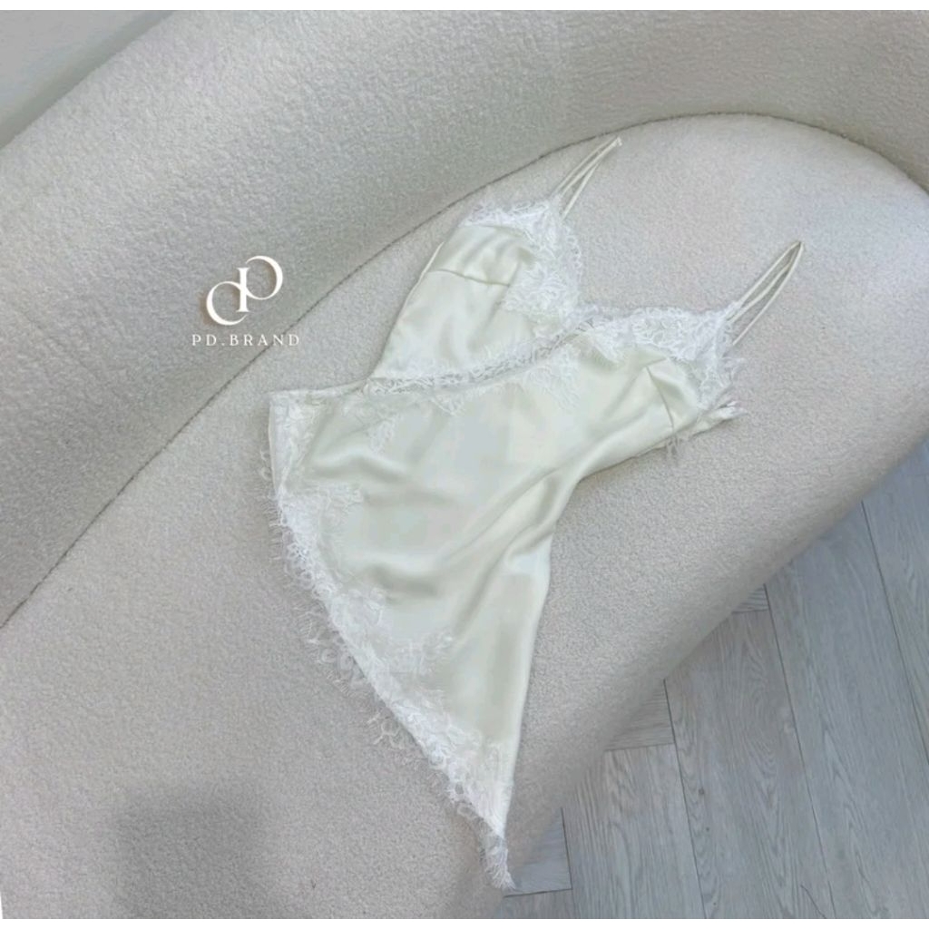 ของใหม่ - PD Brand เสื้อสายเดี่ยวซาตินแต่งลูกไม้สีขาว size1