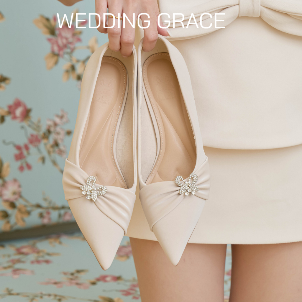 CCS - รองเท้าส้นสูง รุ่น Wedding Grace เสริมส้น 2.5 นิ้ว แบบสวม หัวแหลมดีไซน์เรียบหรู ประดับคริสตัล (1356-A25)