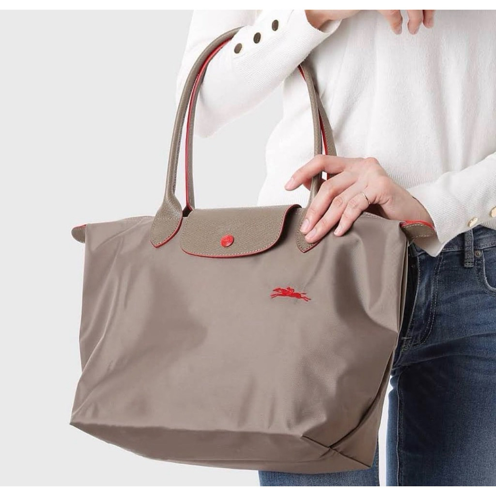 Longchamp Le Pliage Club Medium Shoulder Bag สี Light beige สุดคลาสสิค มือ1 ไม่ผ่านการใช้งาน
