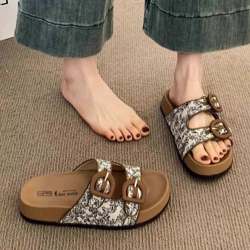 พร้อมส่งจากไทย【709】 รองเท้าแตะแบบสวม แต่งสายคาดลายอาร์มมี่ทหาร เท่ห์ปนน่ารัก