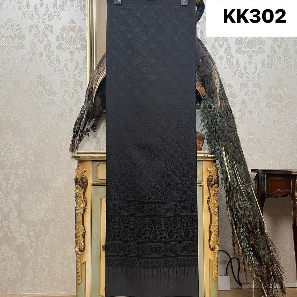 พ3 (KK302) ผ้าฝ้าย อบนิ่ม ทอลาย กุหลาบพันปี สีดำ ขนาด 2 หลา