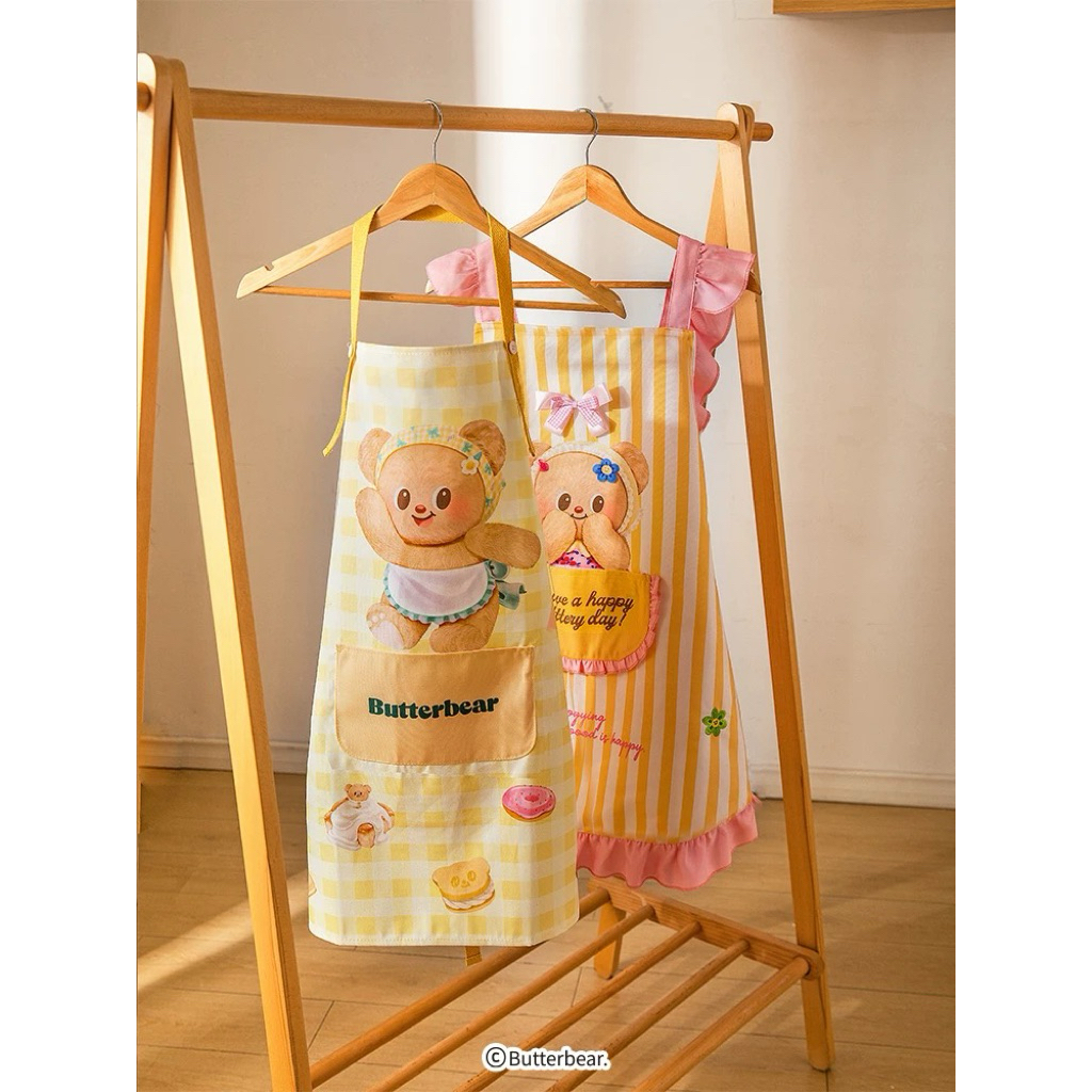 [ พร้อมส่งใน ] ผ้ากันเปื้อนสำหรับทำอาหารที่บ้าน Butter bear เสื้อผ้าสตรีรุ่นใหม่น่ารักปี 2026 กันน้ำมันและกันน้ำ