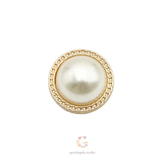 กระดุมมุกวินเทจขอบทอง | Vintage Pearl Buttons |กระดุมโลหะมุกสไตล์ชาแนลสำหรับเสื้อคาร์ดิแกนและงาน DIY By GoodsGals.Studio