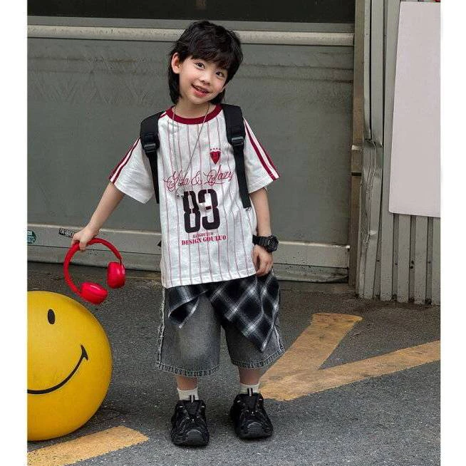 [ส่งไวจากไทย] *แค่เสื้อ* เสื้อแขนสั้นเด็ก สกรีน 83 แนวสปอร์ตลุค สีขาวแดง ทรงโอเวอร์ไซส์ สไตล์เกาหลี เหมาะสำหรับ 5-14 ปี