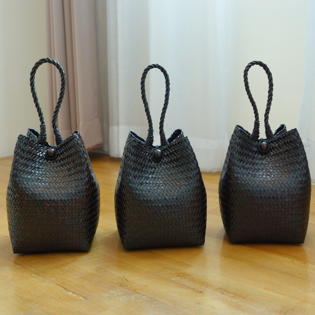กระเป๋าสานสีดำ ทรงขนมจีบ 5 x 7 นิ้ว RONRAM Woven Bag