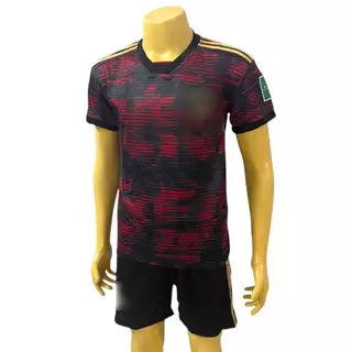 เสื้อกีฬา ชุดฟุตบอล สโมสรทีมดัง ได้เสื้อกับกางเกง เนื้อผ้าโพลีเอสเตอร์ ใส่เล่นออกกำลังกาย