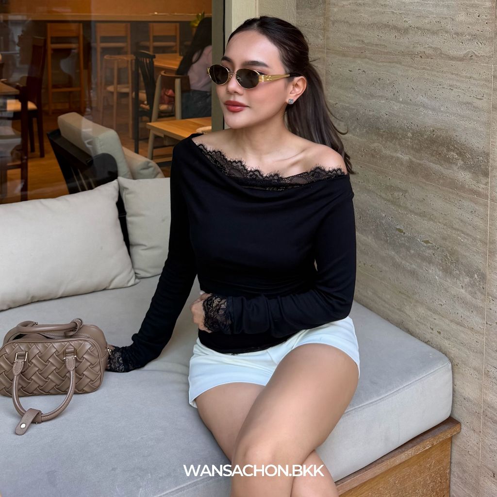 WSC I NORA LACE TOP เสื้อปาดไหล่แขนยาว