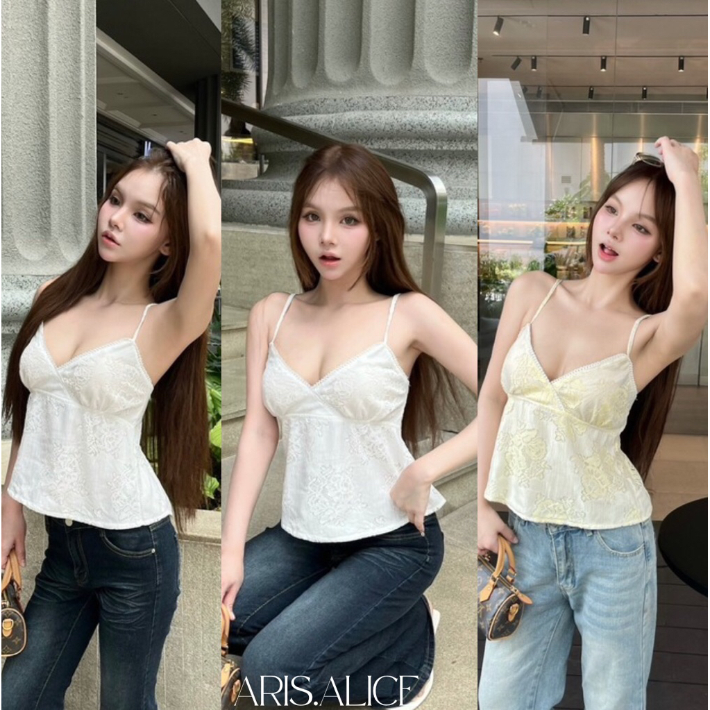 Nusa เสื้อสายเดี่ยว ดีเทลแต่งลูกไม้ช่วงอก ปรับสายได้  ช่วงอกเย็บ 2 ชั้น สม็อคด้านหลัง