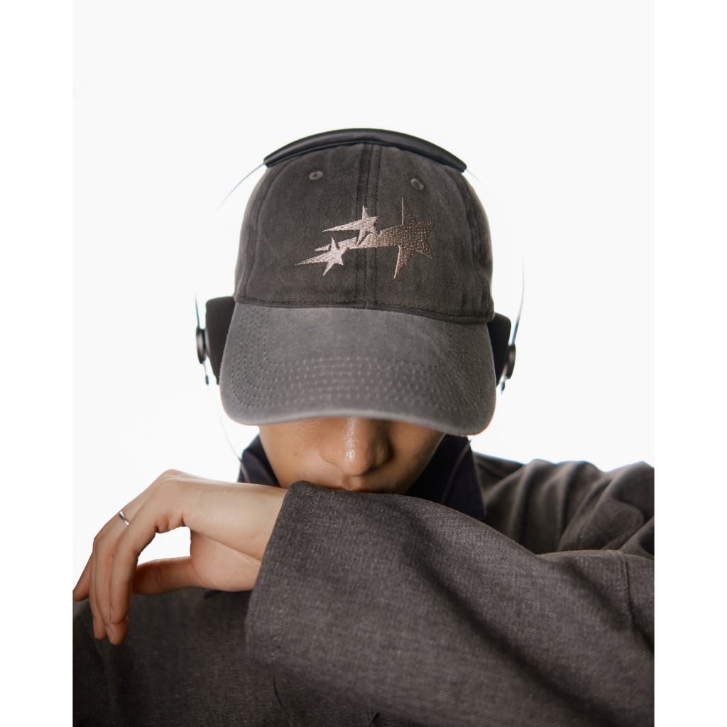 (NEW COLORS!) COMPOSE. - ‘Shooting Star’ Cap  หมวกแก๊ป สไตล์วินเทจ ปักลายดาว สีดำ / สีน้ำตาล