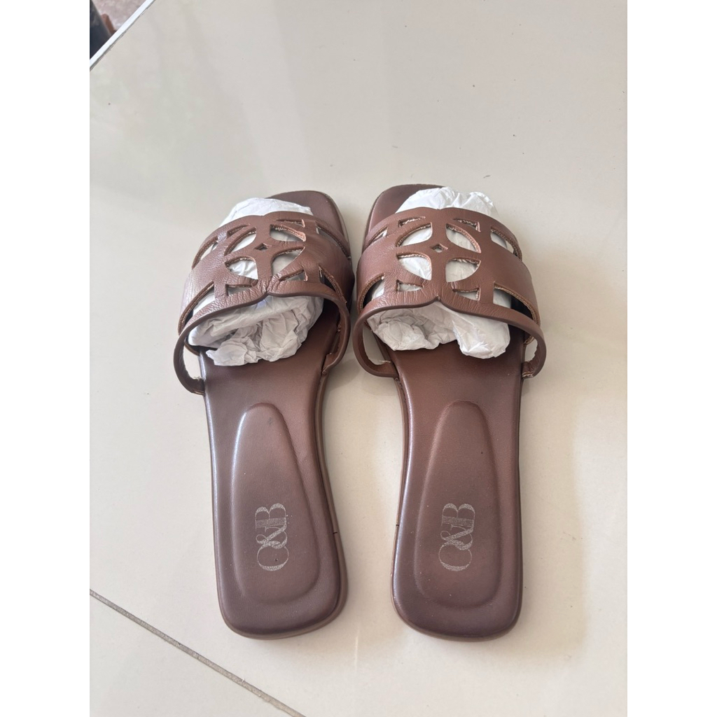 O&B รองเท้าหนังแพะ รุ่น OANDB SANDALS IN EXCLUSIVE BROWN-11148CG00442F_C0BRXX