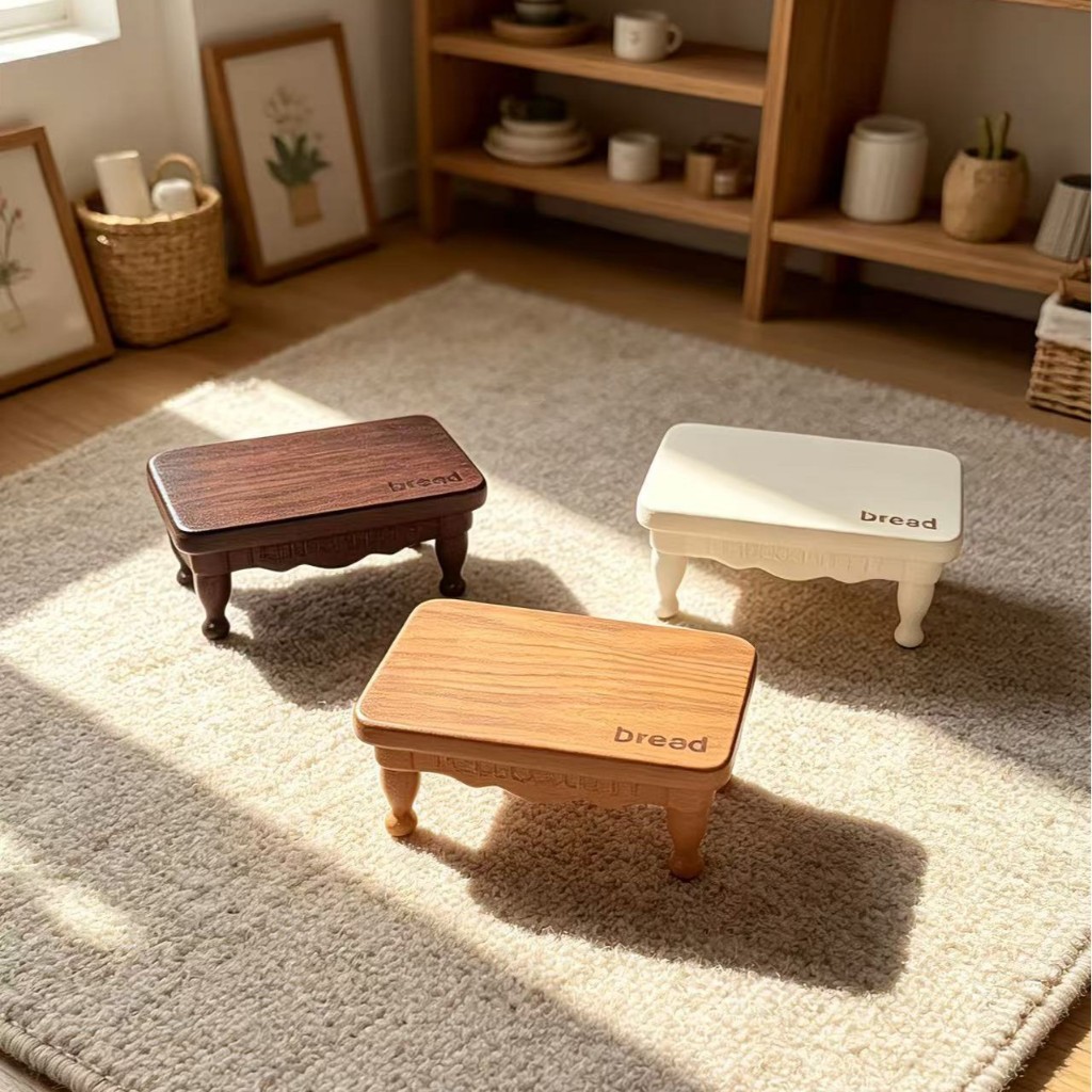 ๋J384B โต๊ะเล็กขายาว ของเล่นจิ๋วจำลอง 1 ชิ้นสุ่มสี