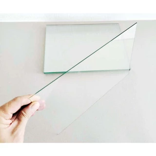 แผ่นกระจกใส แผ่นเล็ก ลบคมลบมุมเรียบร้อย สั่งตัดขนาดที่ต้องการได้ *We can cut glass to your specifications.