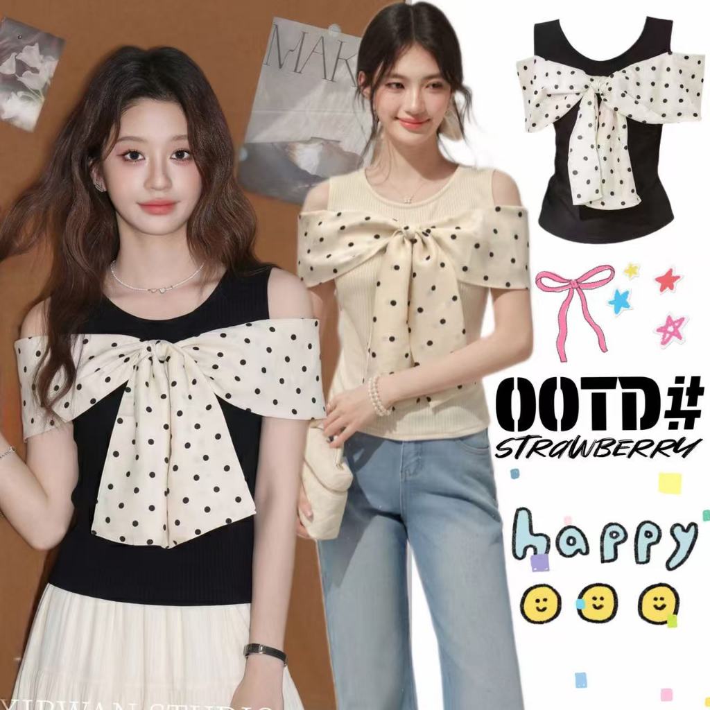 STR พร้อมส่ง🔥เสื้อยืดผู้หญิง🌸ลายจุด ปาดไหล่ สไตล์คาวาอี้ ไปคาเฟ่ เสื้อผ้าผูกโบว์ ผู้หญิง แฟชั่น Women‘s Top