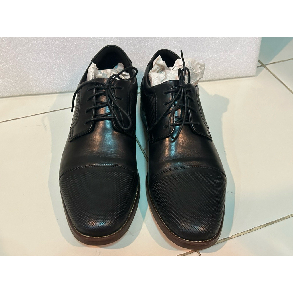 รองเท้าผู้ใหญ่  ขนาด 27 cm. ยี่ห้อ  Steve Madden รุ่น Evolute Oxford มือสองญี่ปุ่น (สภาพ 95%)  คัดพิ