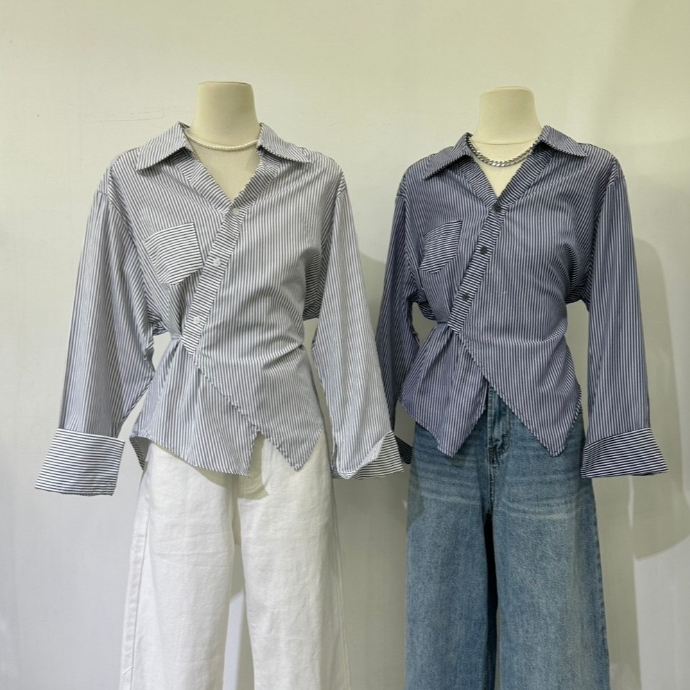 M2134 เสื้อเชิ้ตลายริ้วดีไซน์เก๋ กระดุมเฉียงพรางหุ่น ลุค Working Woman แบบสับ! สวยจึ้งไม่ซ้ำใคร