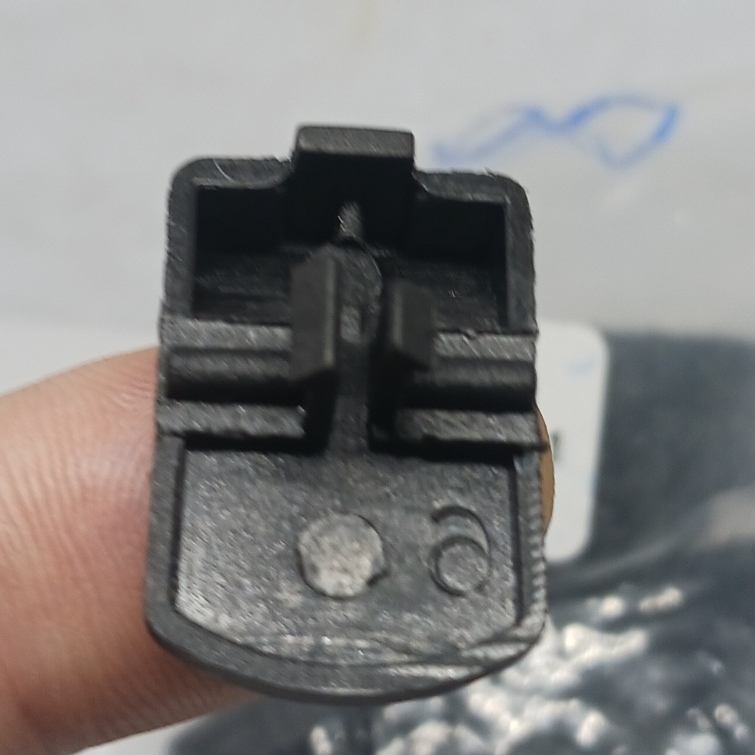 Stanley อะไหล่ตัวปรับสไลด์ ปิด เปิด สวิตซ์เครื่องเจียรื 4 นิ้ว รุ่น SGS104,STG6100 (4140301011)