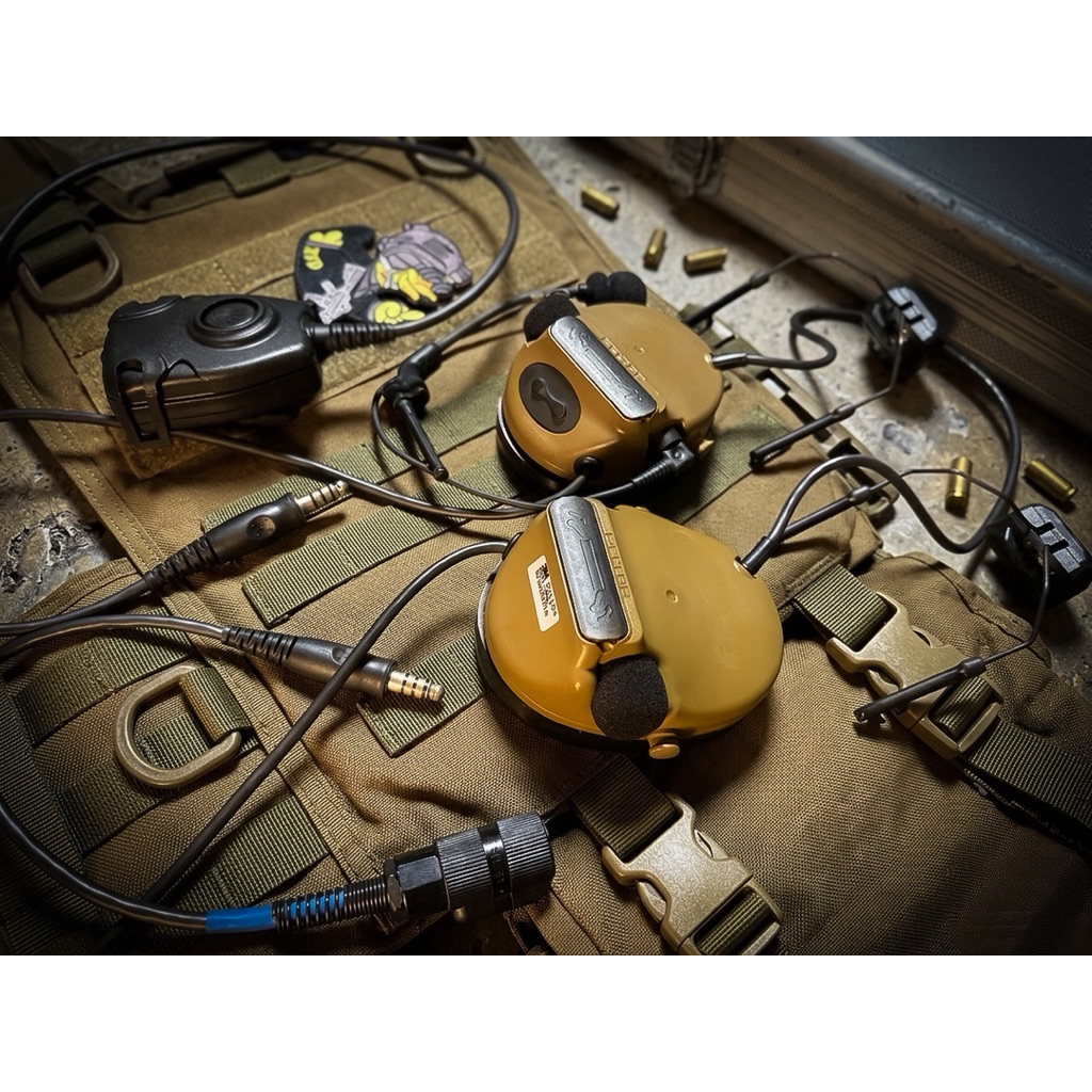 3M Peltor Comtac III ACH  รุ่น Dual Comm (มือสองเฉพาะหูฟังและขาจับหมวก)