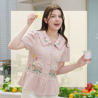 Glucoat | [A437/U322] เสื้อสก็อตคอปกปักขอบหยัก ปักดอกไม้ ชายระบาย กระดุมหน้าใช้งานได้จริง