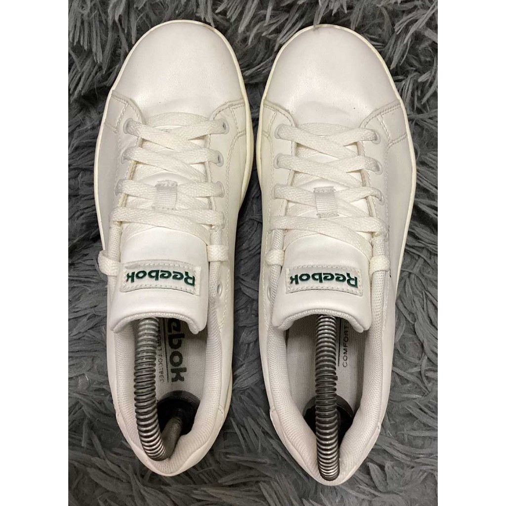595 (37.5/24) รองเท้าแบรนด์เนมของแท้มือสอง (รองเท้าลำลอง Reebok Court Clean) คู่นี้สีขาวออกครีม