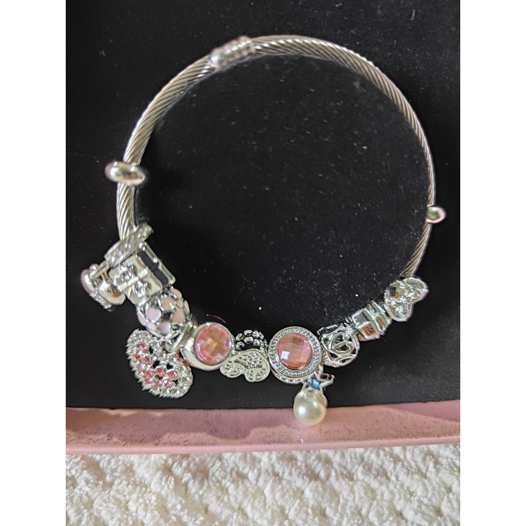 สร้อยข้อมือแบรนด์ Molly Jewelry