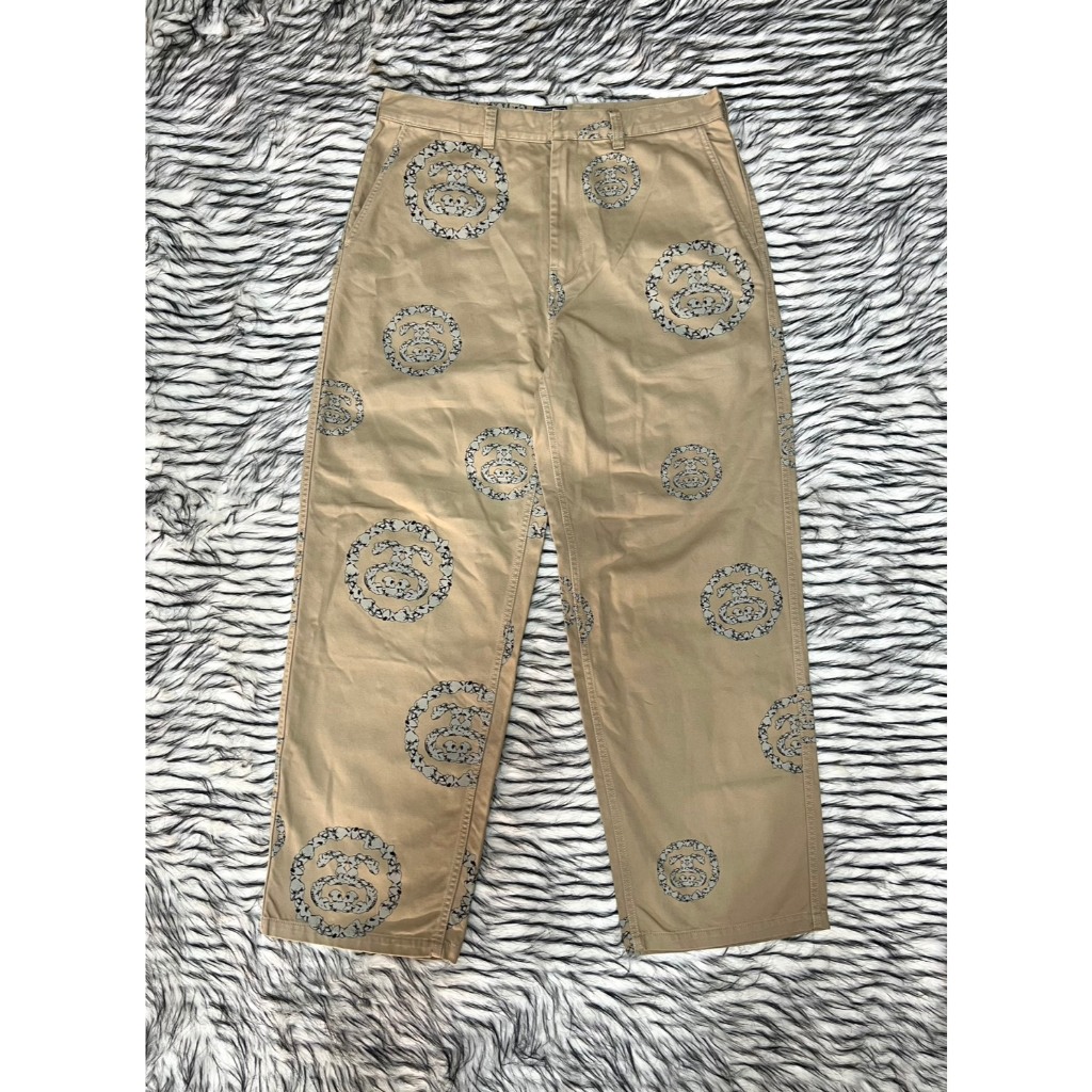 กางเกง Stüssy x Denim Tears SS Wreath Chino สี Khaki