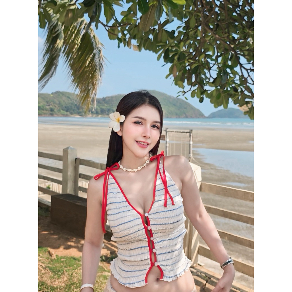 เสื้อครอป ผูกไหล่ น่ารัก สดใส