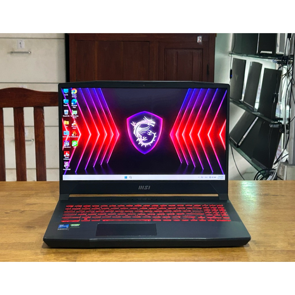MSI Katana 12UE-274TH Gaming 100% sRGB i7-12700H RTX3060 Ram16GB
