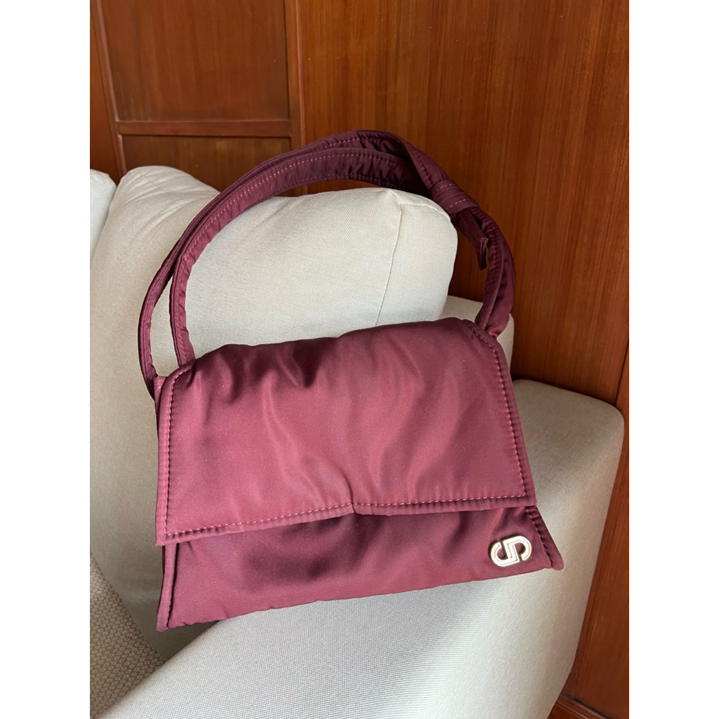 Jira studio size M รุ่นก่อนร้านรีแบรน