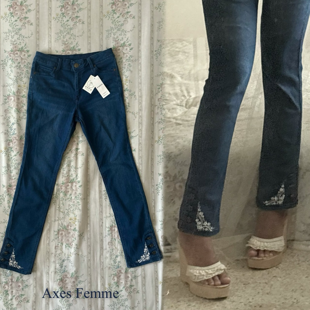 Axes Femme Mid-Rise Coquette Jeans | กางเกงยีนส์ขายาว Axes Femme