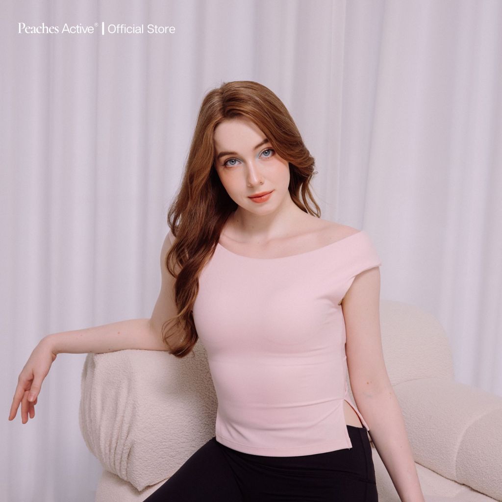 Peaches Active - Soft Sport Era Adjustable Off Shoulder Top เสื้อเปิดไหล่ มีฟองน้ำในตัว