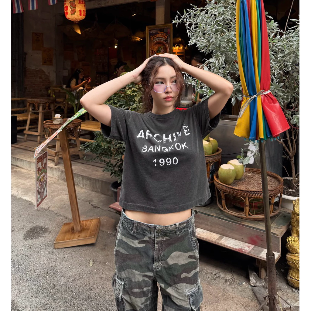 Mushroom.store เสื้อ Boxy ลาย Archive bangkok 1990