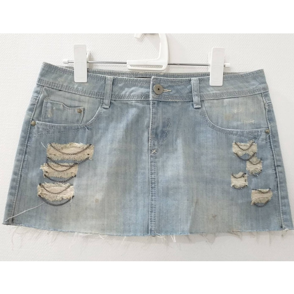 Bershka กระโปรงยีนส์สั้น Y2K เอวกว้าง 32 นิ้ว มือ2  สภาพดีมาก