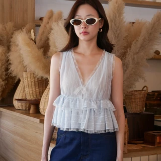 LUCA STUDIO_Viella top - เสื้อแขนกุด ผ้าชีฟองยับย่นปักลาย สีฟ้า ตกแต่งลูกไม้บริเวณรอบคอวีและแขน