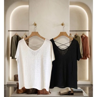 Minimalist Chic: เสื้อยืดดีไซน์ไขว้หลังสุดเรียบง่าย เนื้อผ้าทิ้งตัว