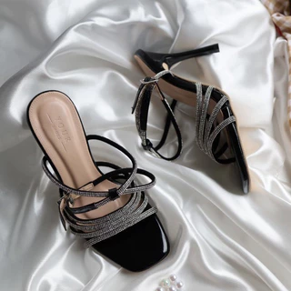 YOURSHOES B73 (เท้าอวบ +เพิ่ม 1ไซส์) / รองเท้าส้นสูง 4 นิ้ว แต่งเพชร รองเท้าผู้หญิง รองเท้ารัดข้อ