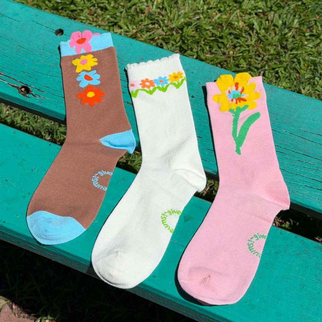 blooming socks ถุงเท้าข้อกลาง ลายดอกไม้ สีสันสดใส givememuseums
