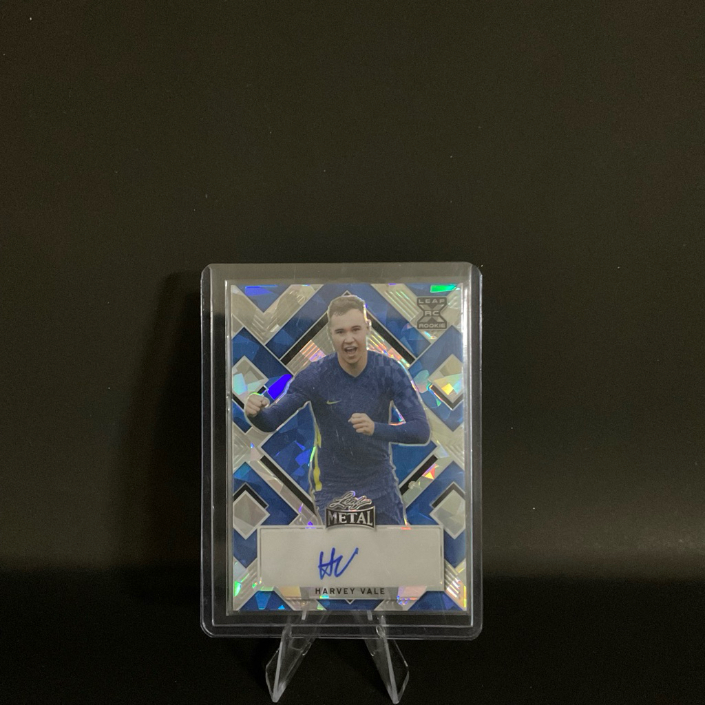 การ์ดลายเซ็นต์นักฟุตบอล Harveyvale(นักเตะเคยอยู่สโมสรเชลซี) รันนัมเบอร์5/20 Rc รุ่นLeaf metal Soccer