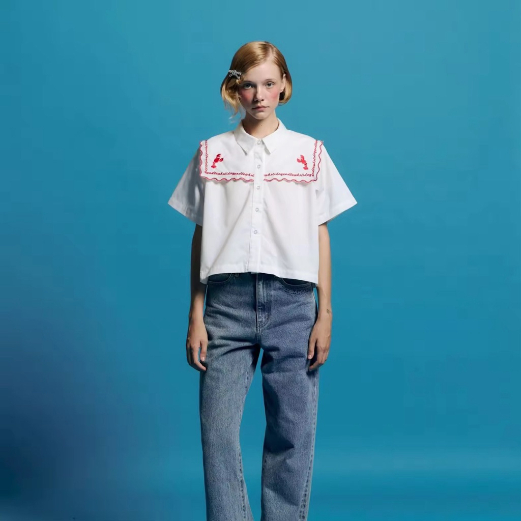 ส่งต่อ/เสื้อ Endless Holiday Olive Shirt Crops Feather White & Embroidery Tomato Lobster