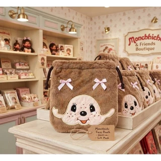 ถุงผ้าหูรูดลาย Monchhichi ขนาด 20×21cm ใส่สตางค์ เครื่องสำอางค์พกพา แบตสำรอง วัสดุทำจากผ้ากำมะหยี่ ราคา 109​ บาท